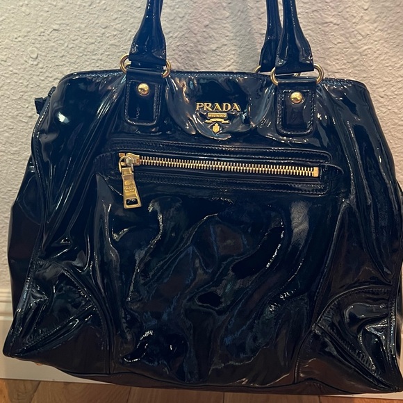 Prada Vitello Patent Leather Handbag Authentic Nearly New - Picture 2 of 7